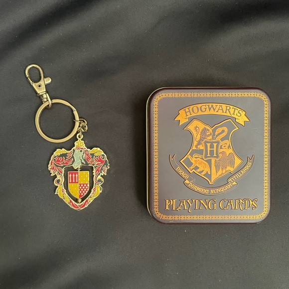 Harry Potter Gryffindor robe with Hogwarts Playing Cards and keychain bundle - Picture 4 of 6